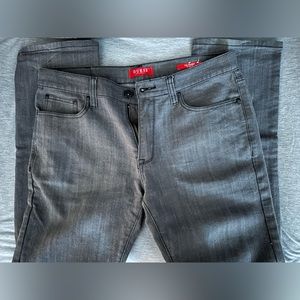 Guess Slim Straight Jeans